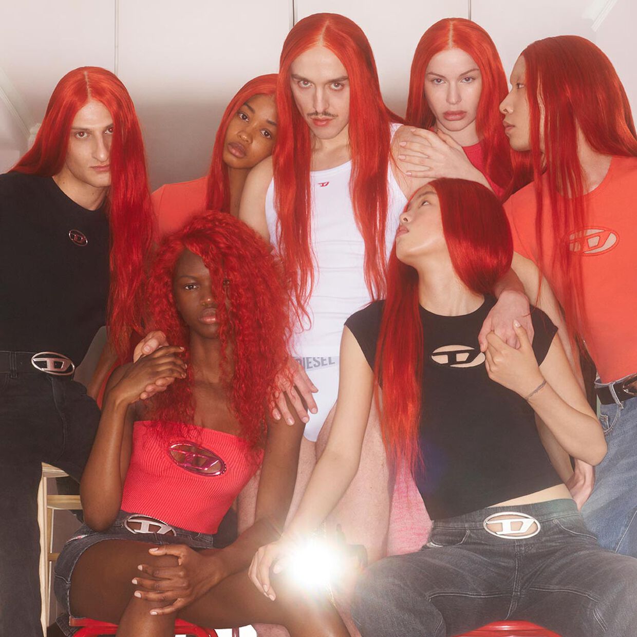 <div class="module-8__title"><div class="pd-heading__container">
    
    

    
    

    
    
    <h3 class="pd-heading pd-h3-style pd-text-align-left pd-heading-small"  style='' >
          Oval D
    </h3>
    
</div><div class="pd-icon">

    


    
    
        
            <style>
            #icon-arrow-cta-fb05844ff41e90c06f5696205d{
                fill:;
            }
            </style>
        
        <svg id="icon-arrow-cta-fb05844ff41e90c06f5696205d" class="icon-arrow-cta">
            <use xlink:href="/on/demandware.static/Sites-DieselEUE-Site/-/default/dw9fd804c3/imgs/sprite.svg#arrow-cta"/>
        </svg>
    



</div></div>