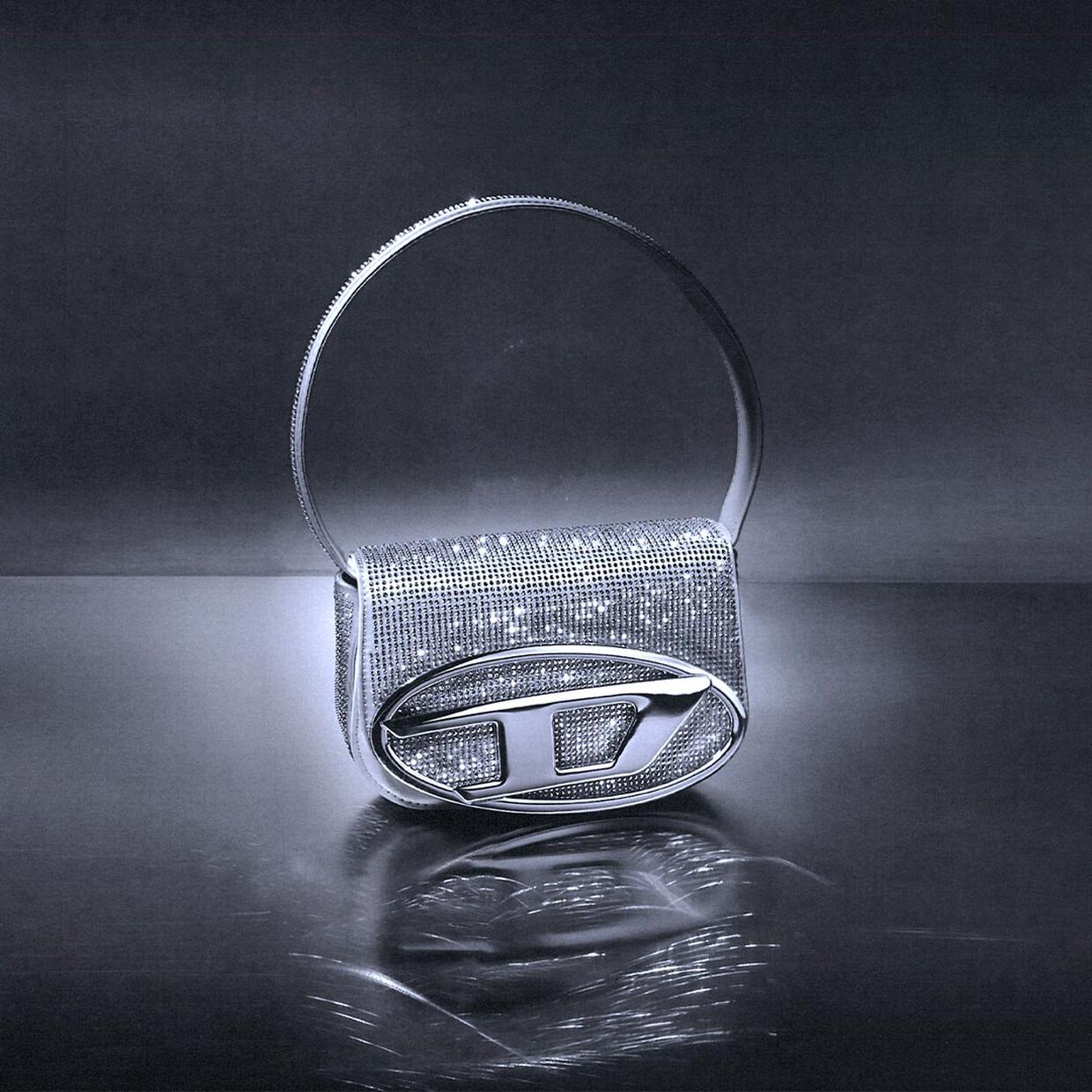 <div class="module-8__title"><div class="pd-heading__container">
    
    

    
    

    
    
    <h2 class="pd-heading pd-h2-style pd-text-align-left pd-heading-small"  style='' >
          1DR Bag
    </h2>
    
</div><div class="pd-icon">

    


    
    
        
            <style>
            #icon-arrow-cta-dbb96125cf765b8f6749b495b7{
                fill:;
            }
            </style>
        
        <svg id="icon-arrow-cta-dbb96125cf765b8f6749b495b7" class="icon-arrow-cta">
            <use xlink:href="/on/demandware.static/Sites-DieselEUE-Site/-/default/dw9fd804c3/imgs/sprite.svg#arrow-cta"/>
        </svg>
    



</div></div>