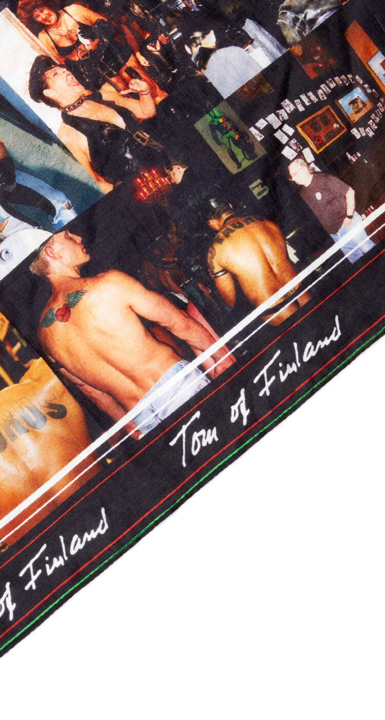 【DIESEL】TOM FINLAND パーカー ALL TOGHETHER プリント フード DIESEL】TOM FINLAND パーカー ALL TOGHETHER プリント フード