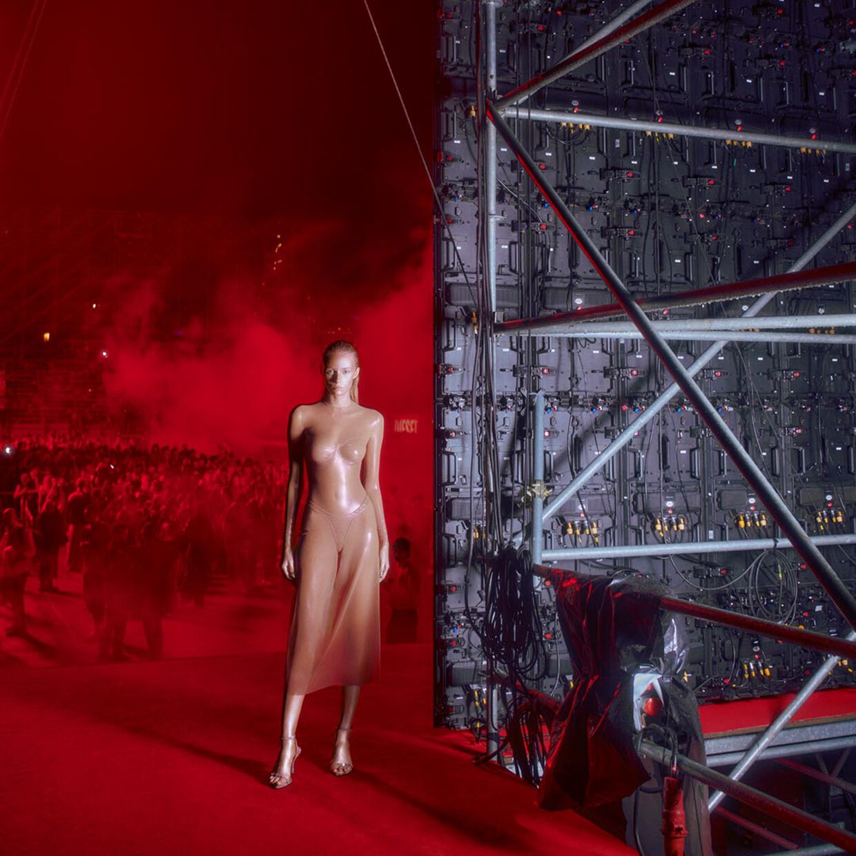 <div class="module-8__title"><div class="pd-heading__container">
    
    

    
    

    
    
    <h3 class="pd-heading pd-h3-style pd-text-align-left pd-heading-small"  style='' >
          SS24 Runway Show
    </h3>
    
</div><div class="pd-icon">

    


    
    
        
            <style>
            #icon-arrow-cta-a45e89c7f483a0a1f264d23c9a{
                fill:;
            }
            </style>
        
        <svg id="icon-arrow-cta-a45e89c7f483a0a1f264d23c9a" class="icon-arrow-cta">
            <use xlink:href="/on/demandware.static/Sites-DieselEUE-Site/-/default/dw9fd804c3/imgs/sprite.svg#arrow-cta"/>
        </svg>
    



</div></div>