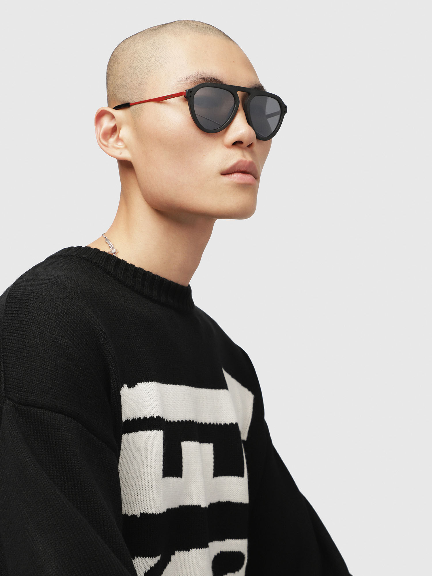 Diesel - DL0277, Man's Pilot shape sunglasses in acetate in Black/Red - 4