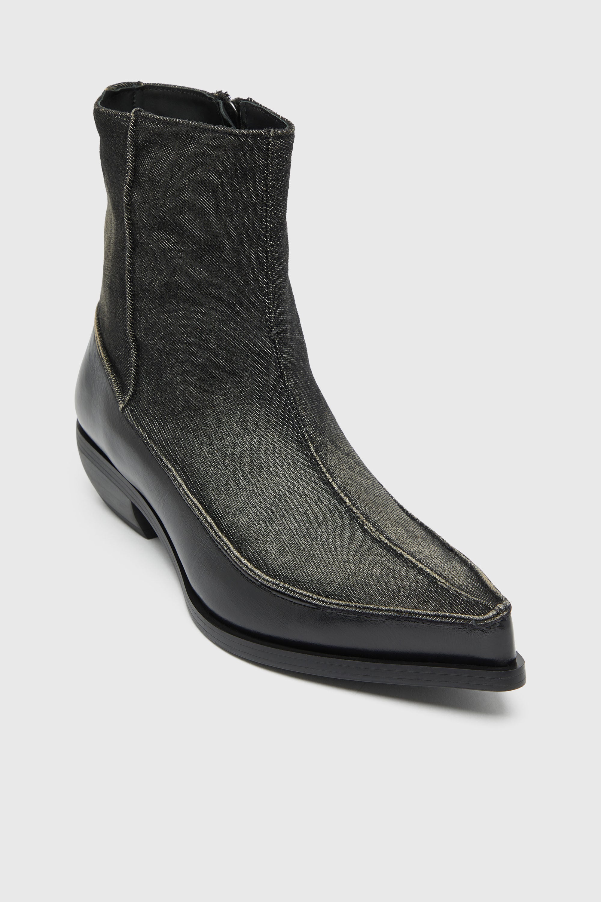 Diesel - D-FRIDO-30-TR, Man's D-Frido-Western ankle boots in leather and denim in null - 6