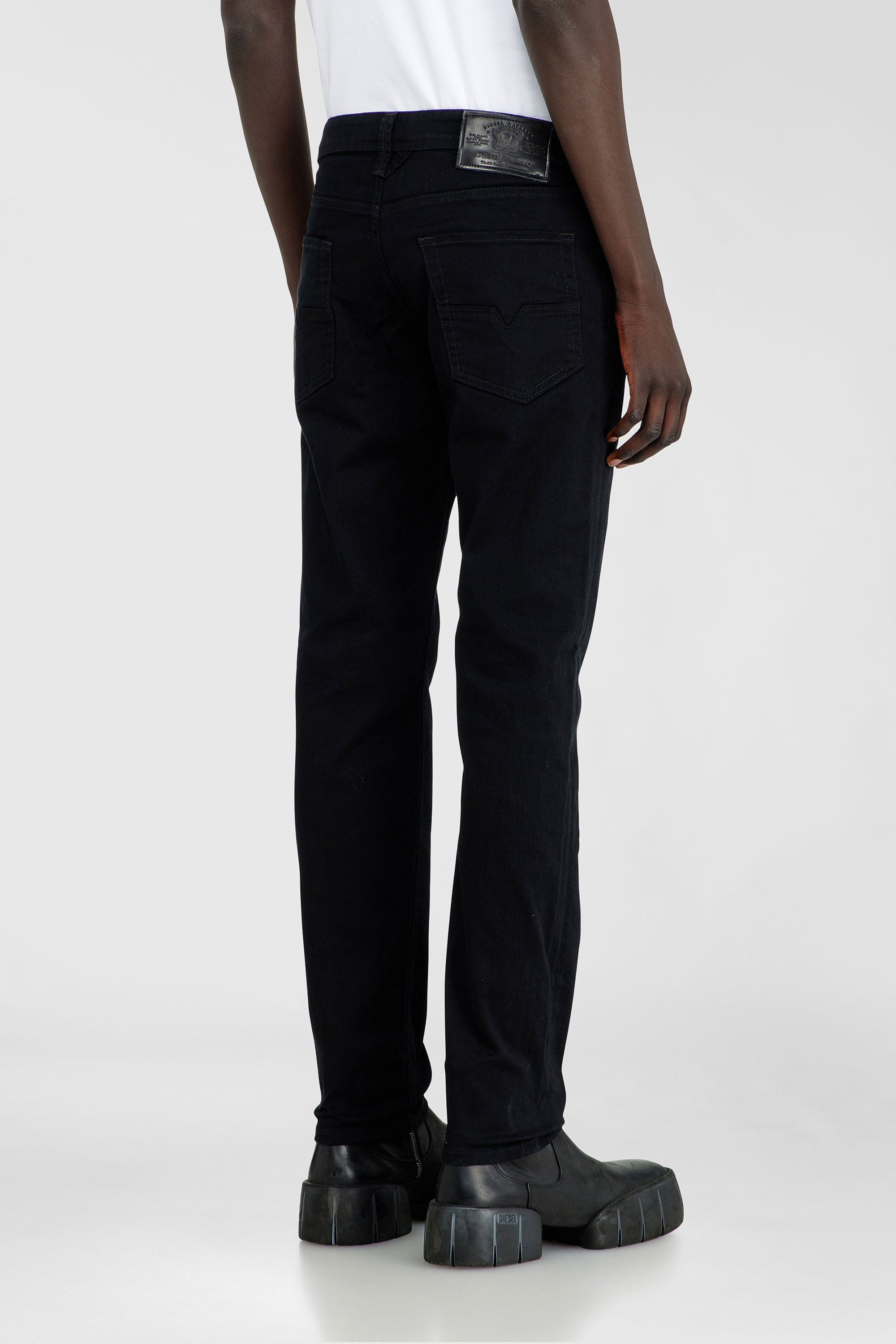 Diesel - Man's Regular Jeans 1986 Larkee-Beex 0688H, Black/Dark grey - 5