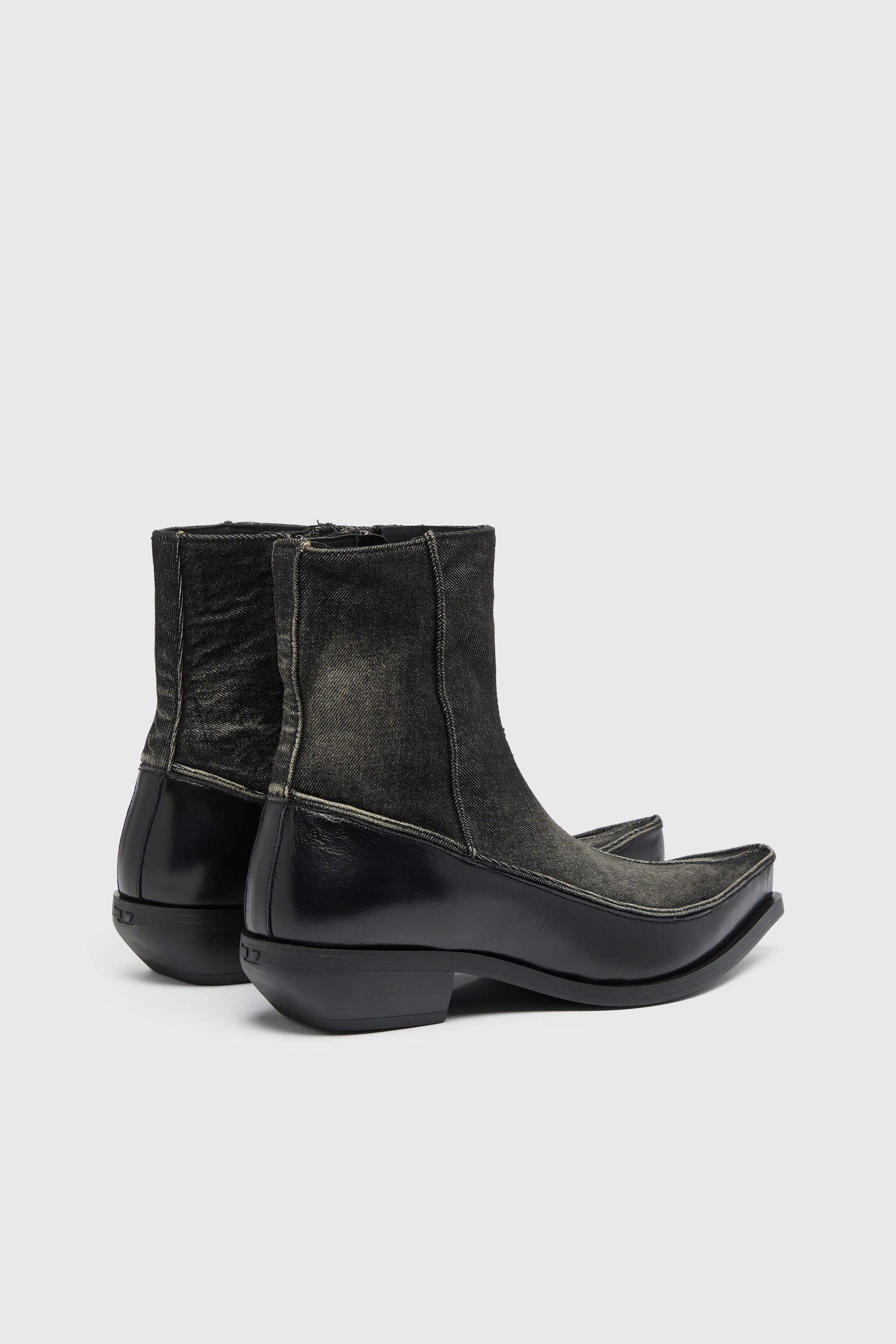 Diesel - D-FRIDO-30-TR, Man's D-Frido-Western ankle boots in leather and denim in null - 3