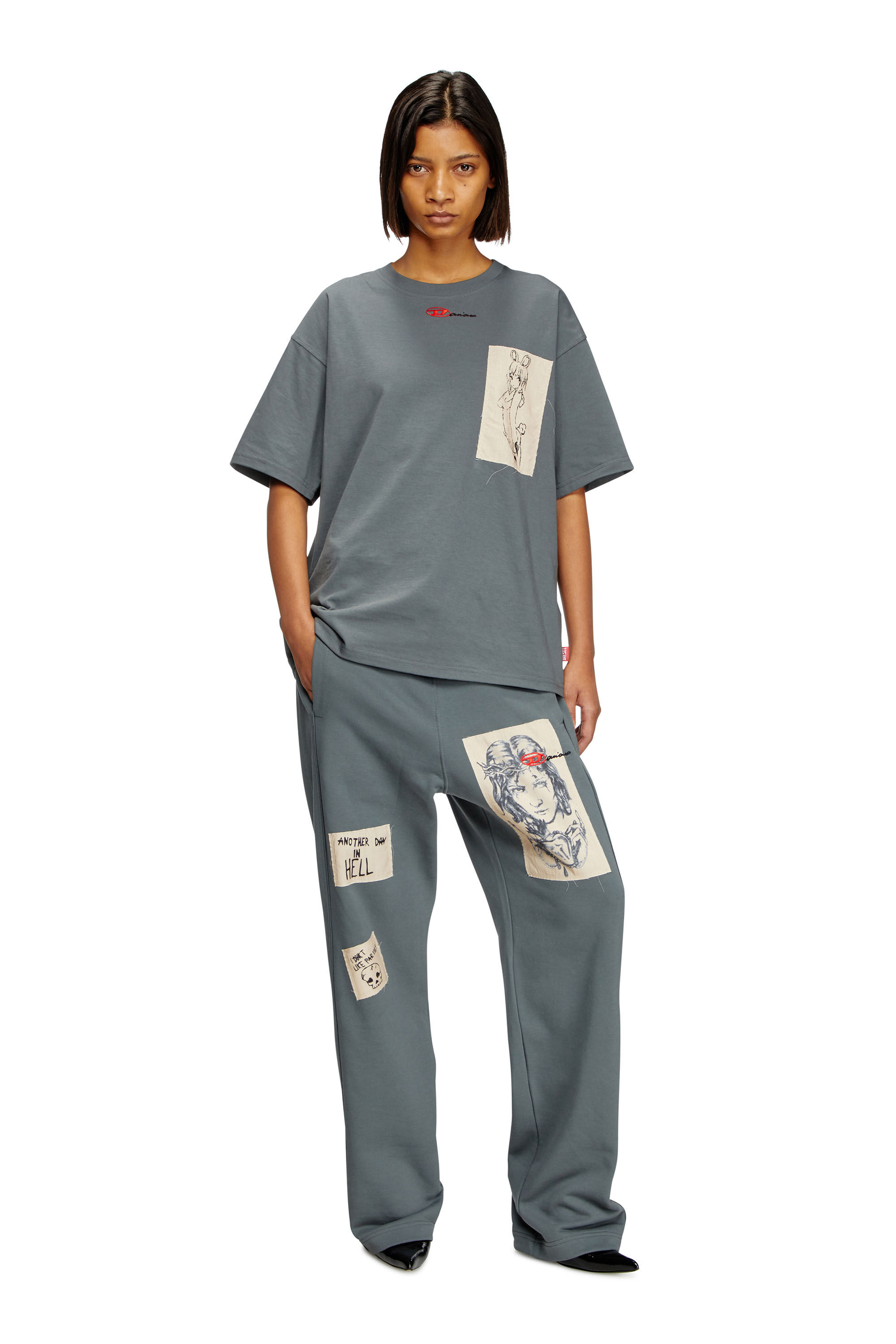 Tシャツ・カットソー DAKS Logo Point Calfskin Half Wallet DBWA5E980BK Women's T-shirt with tattoo patch | Grey | Diesel