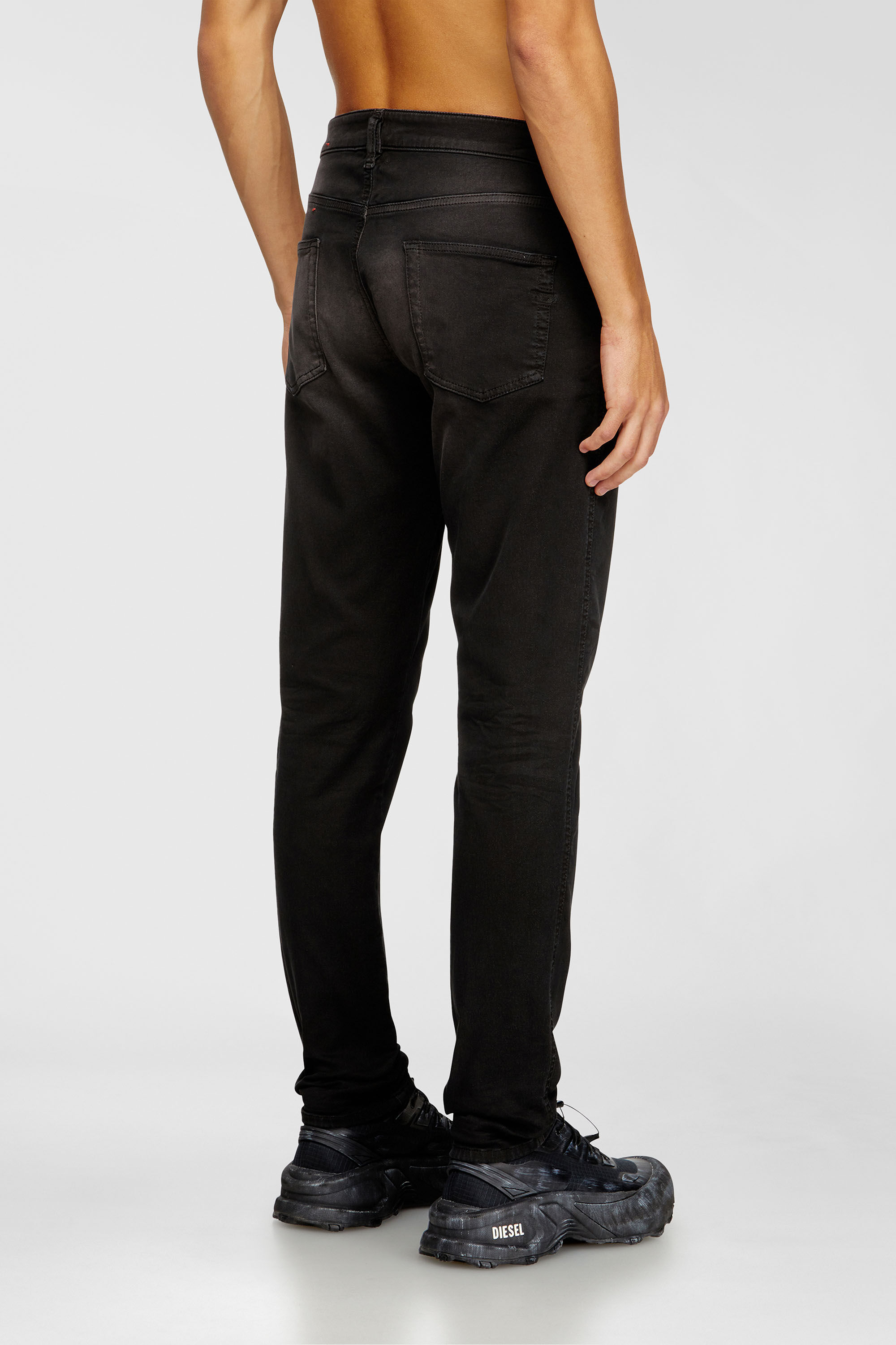 Diesel - Man's Slim 2062 D-Strukt Joggjeans&reg; 0670M, Black/Dark grey - 3