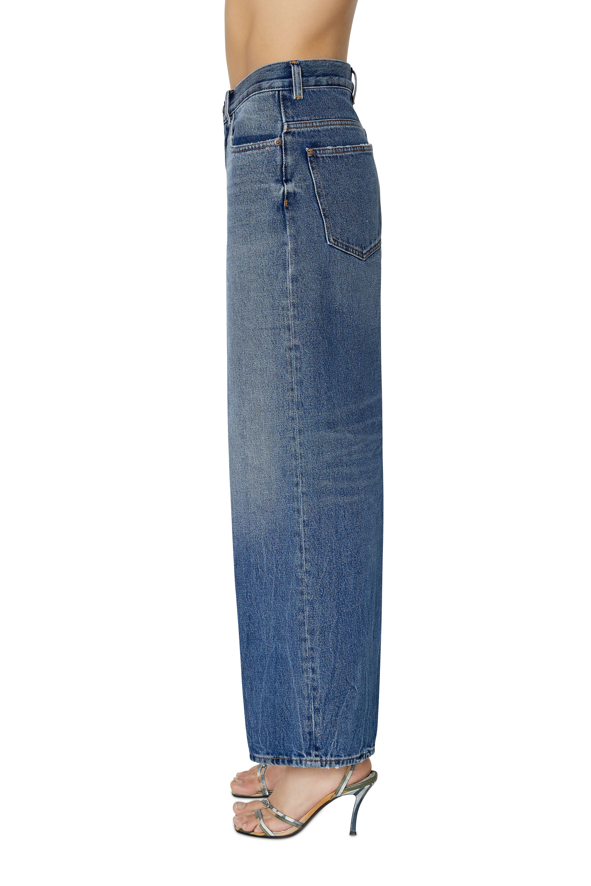 Diesel - 2000 09E03 Bootcut and Flare Jeans, Medium blue - Image 4