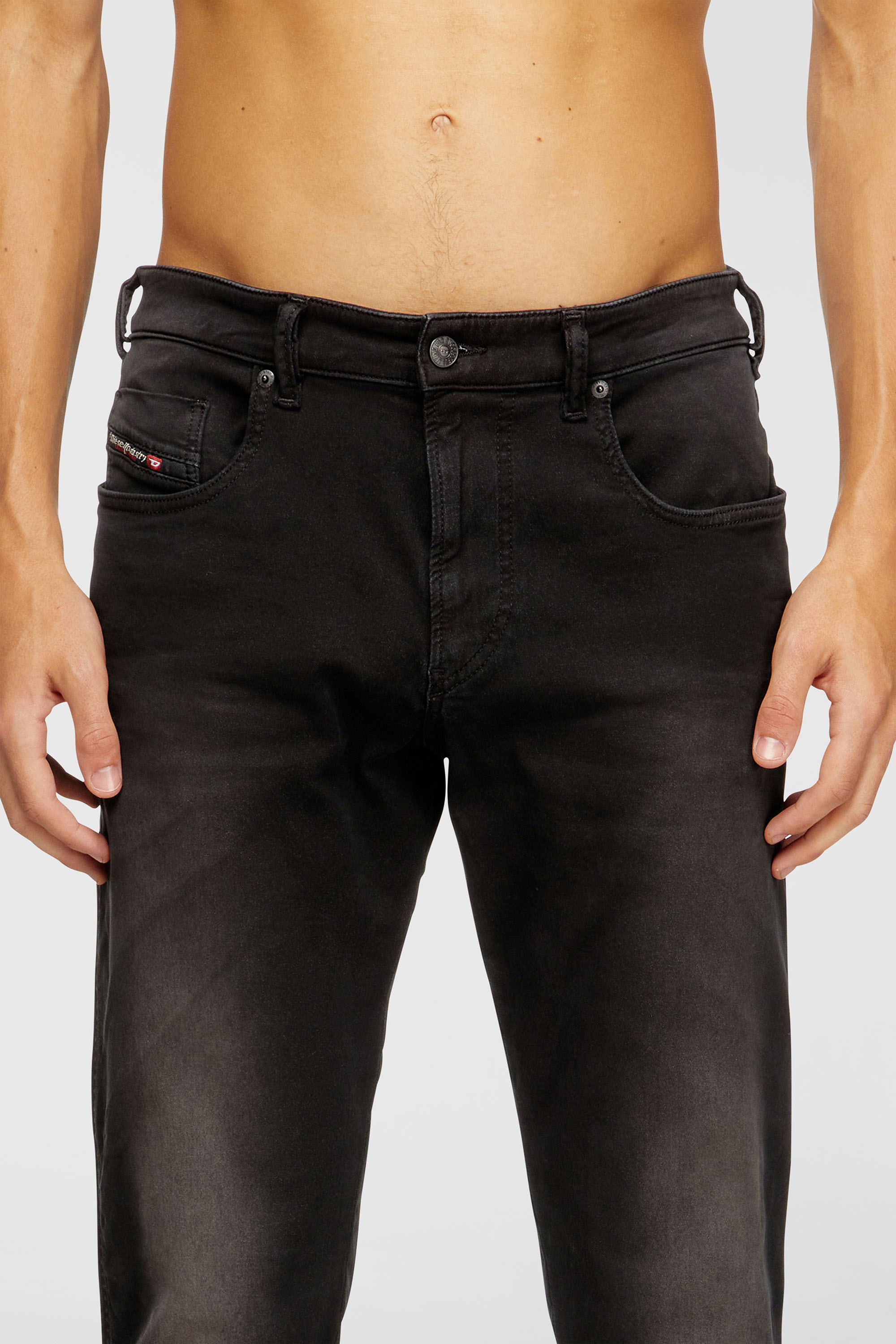Diesel - Man's Slim 2062 D-Strukt Joggjeans&reg; 0670M, Black/Dark grey - 5