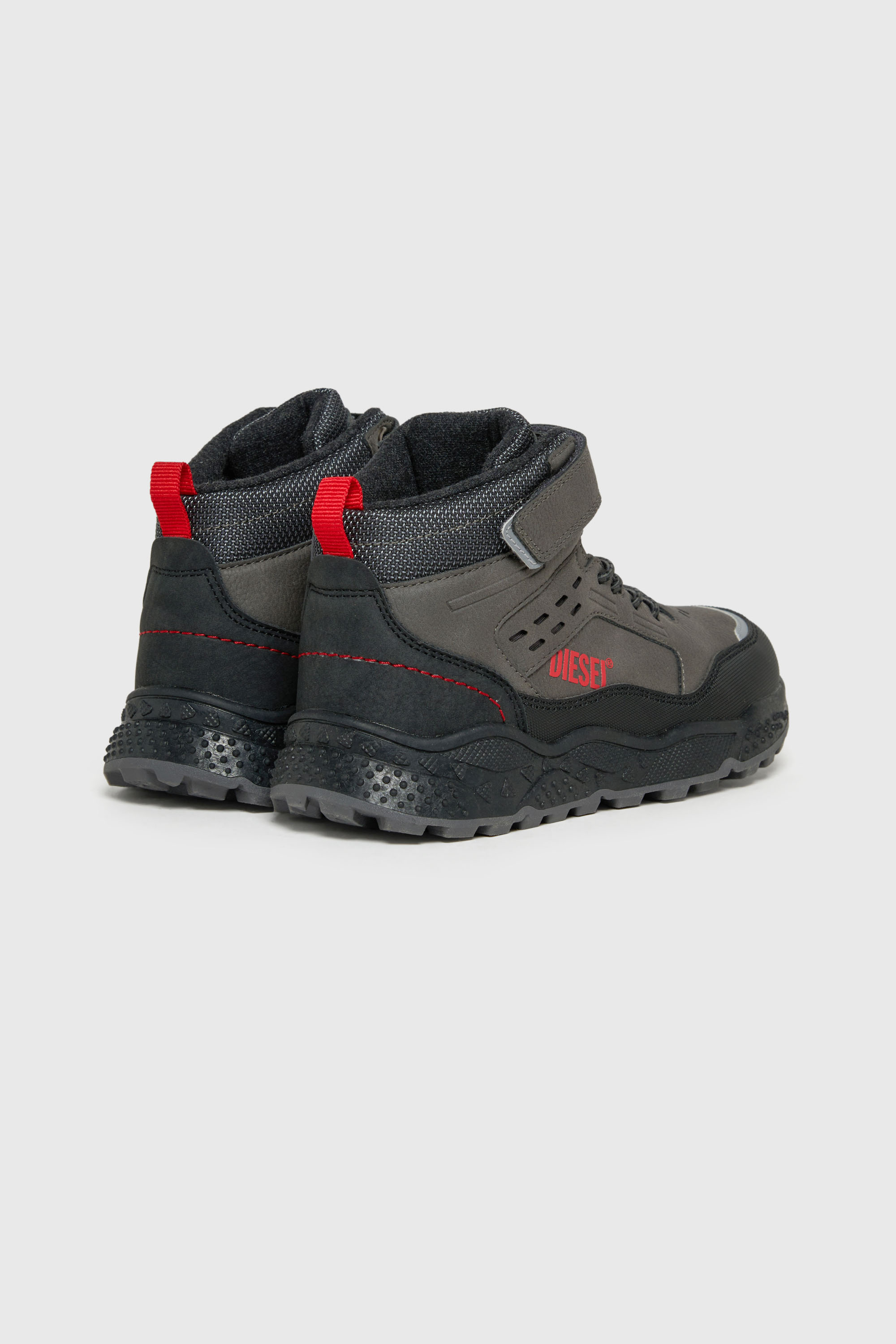 Diesel - D-MANTECOUR, Unisex's D-Mantecour - Hiking-style sneaker boots in Black - 3