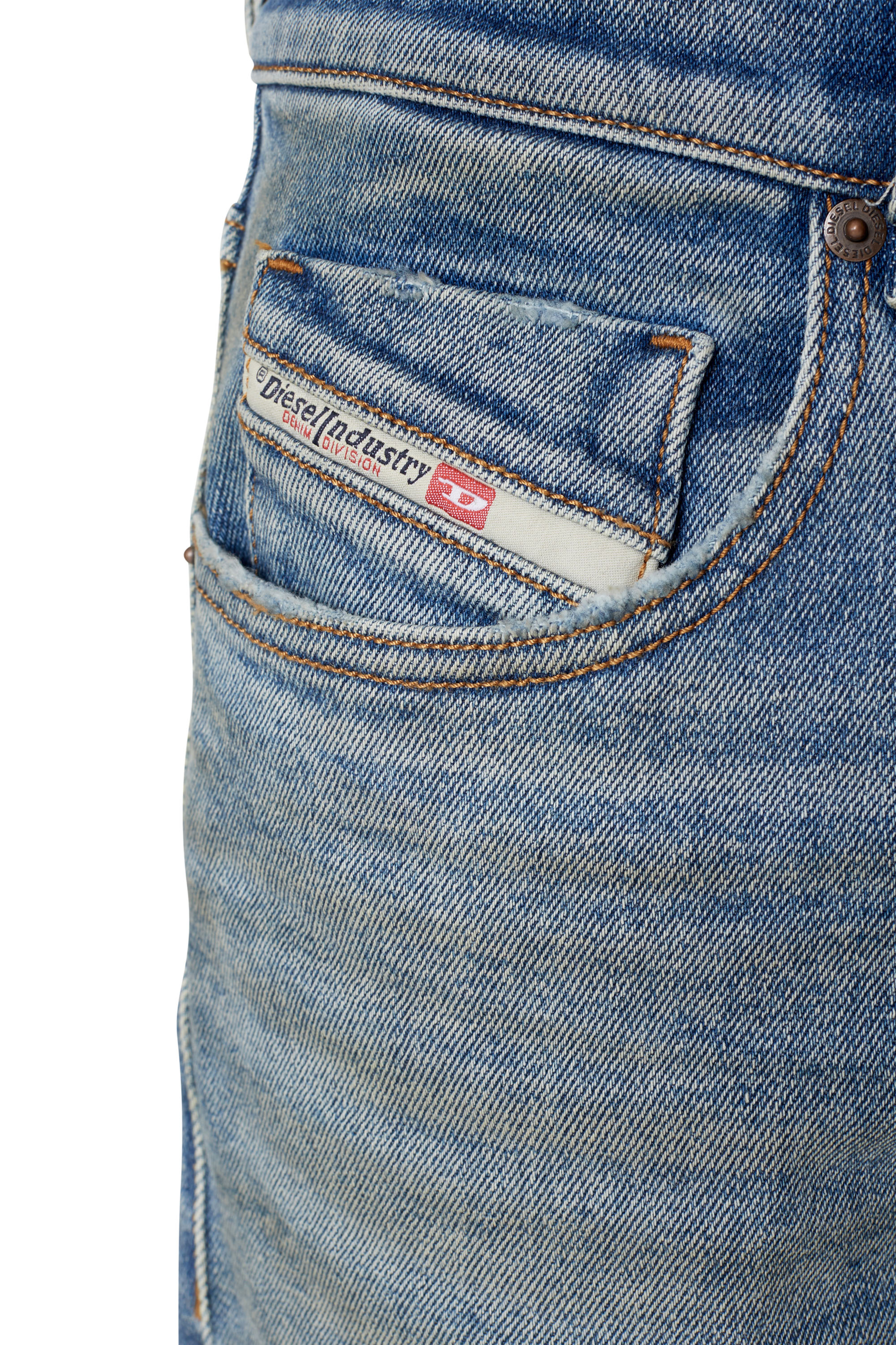 2019 D-STRUKT 09D81 Man: Slim Medium 