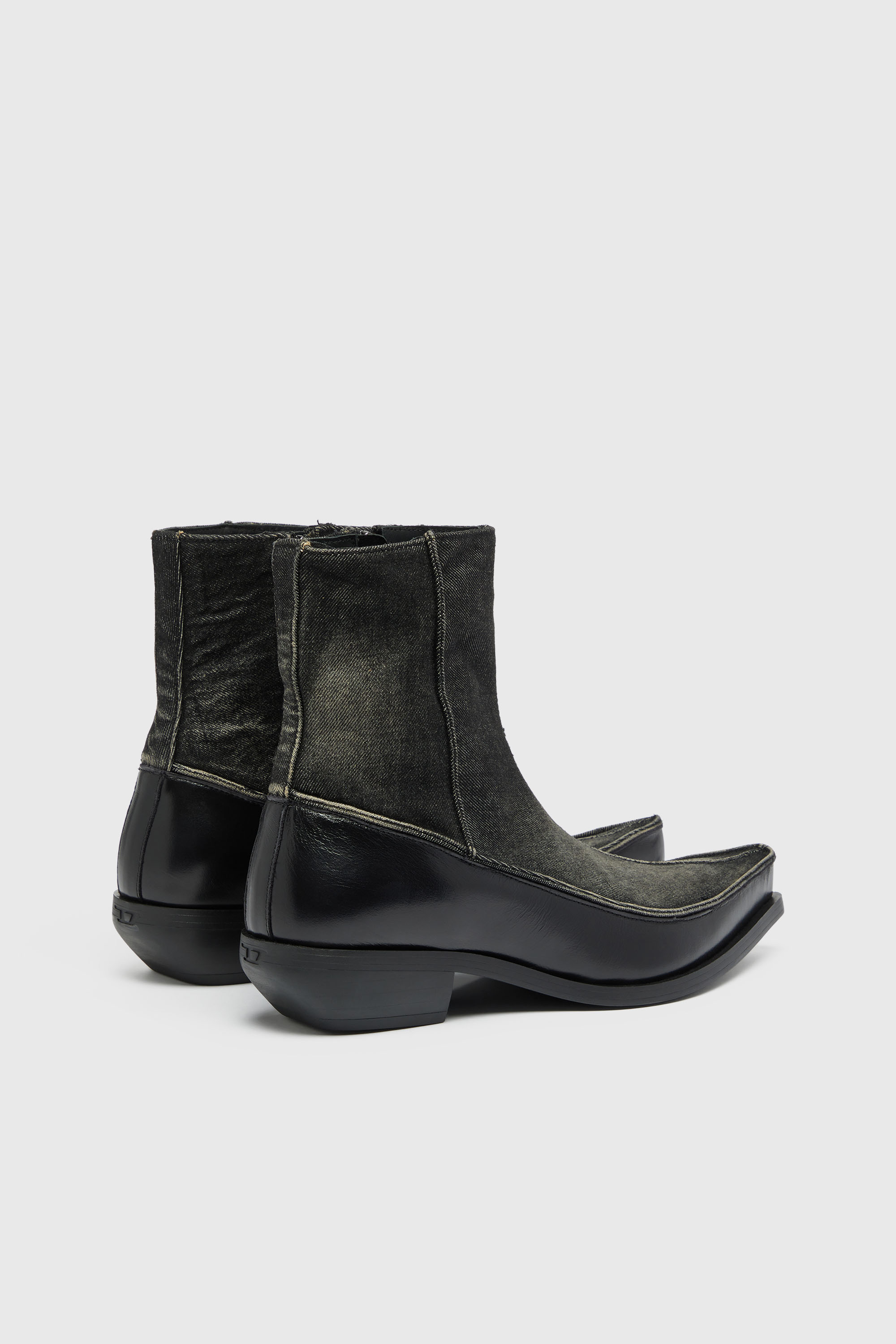 Diesel - D-FRIDO-30-TR, Man's D-Frido-Western ankle boots in leather and denim in null - 3