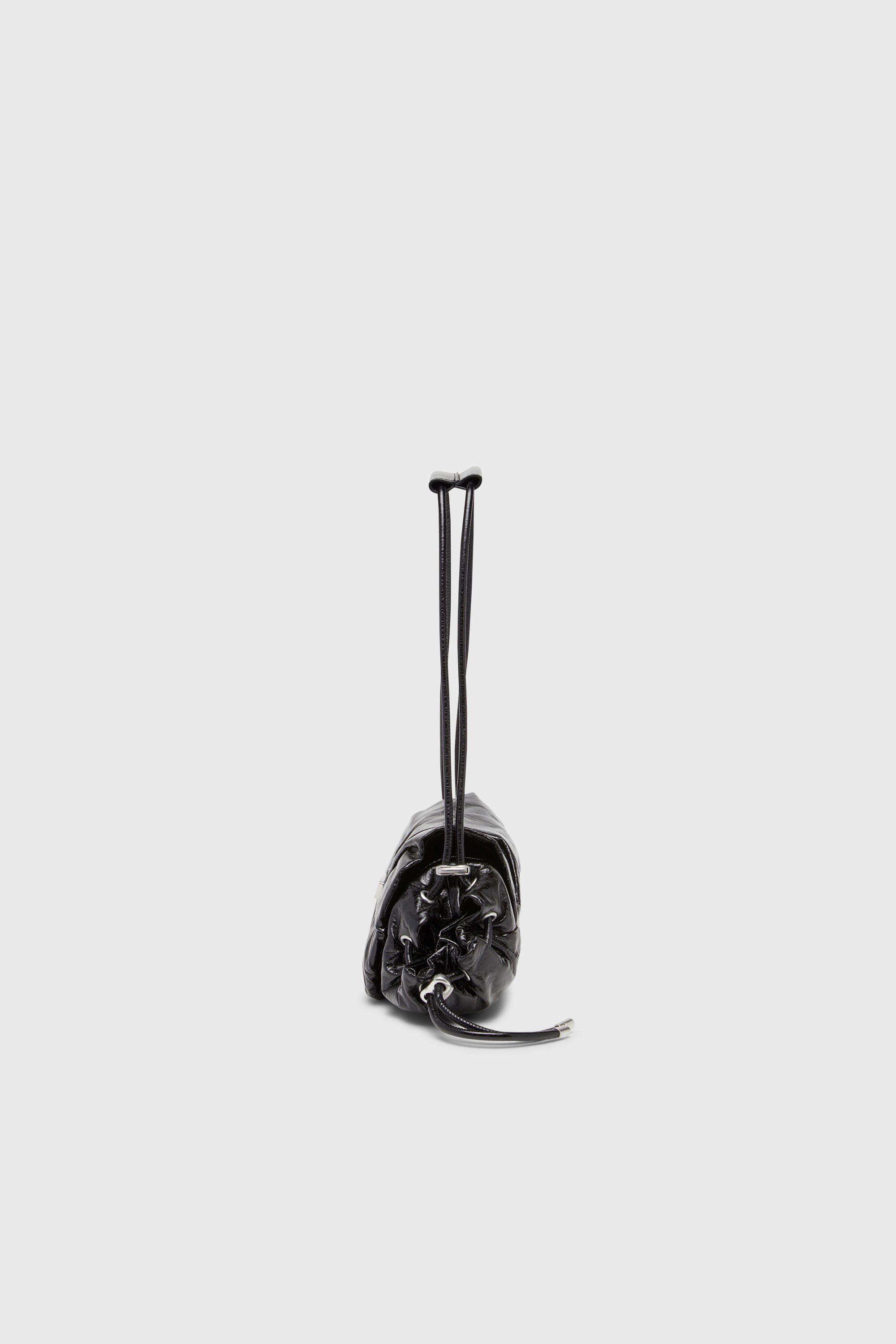 Diesel - SCRUNCH-D SHOULDER S, Woman's Scrunch-D-Small shoulder bag in shiny scrunched leather in Black - 5