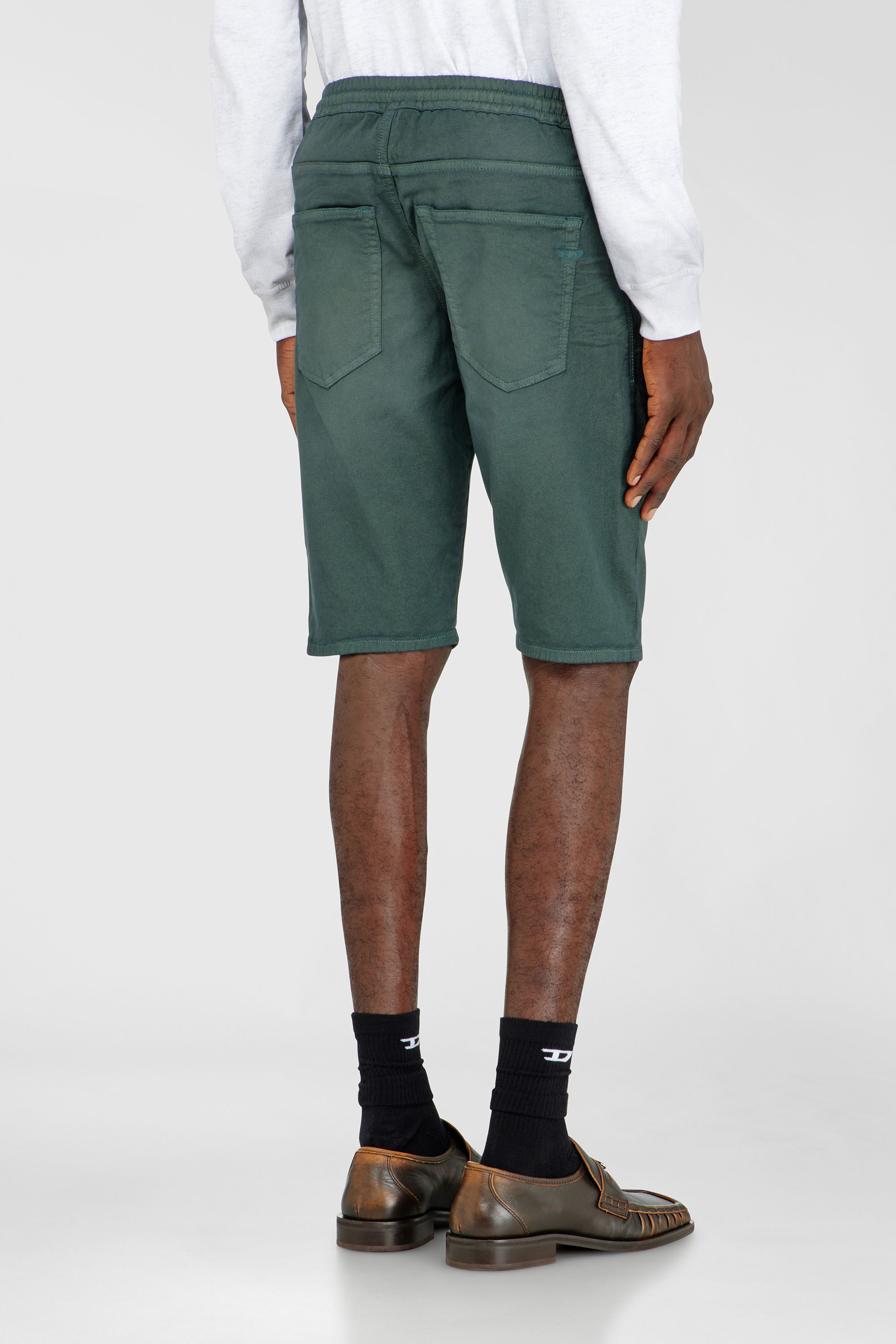 Diesel - 2033 D-KROOLEY-SHORT JOGG, Man's Chino shorts in JoggJeans in Dark grey - 4