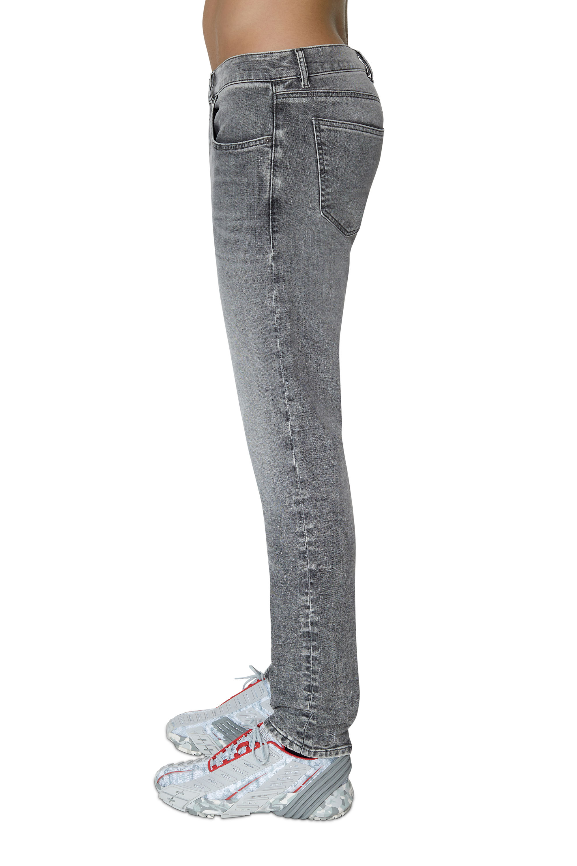 Diesel - D-Strukt JoggJeans® 09D53 Slim, Black/Dark grey - Image 4