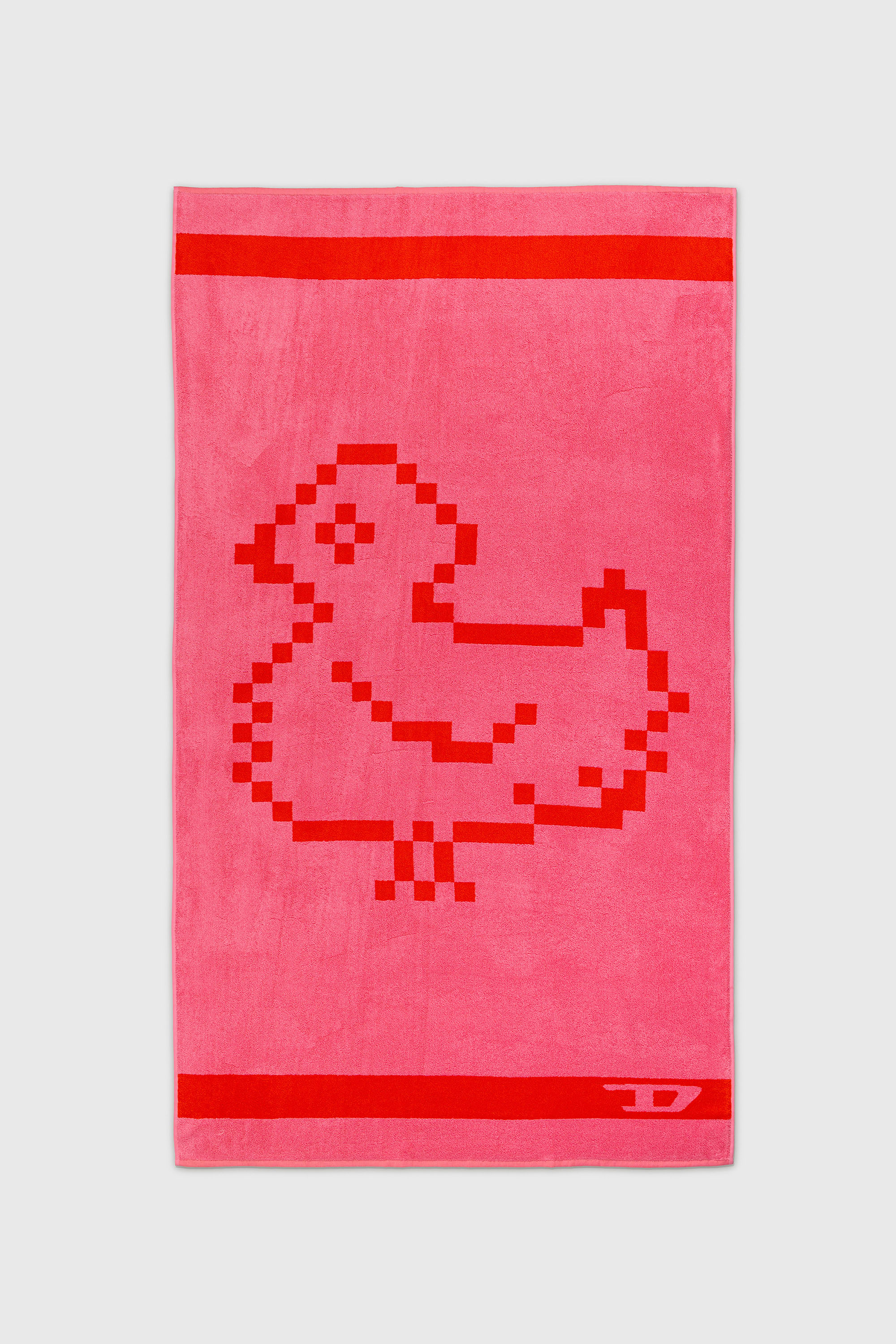 1018133  PIXEL TOYS 1 PINK/RED TOWEL